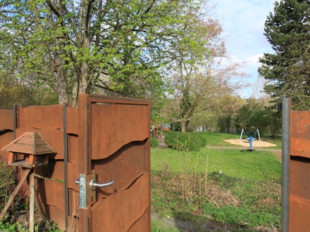 Großzügiges 3-4 Familienhaus mit schönem Garten in Neckarlage