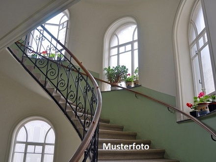 Maisonette-Wohnung mit 4 Pkw-Stellplätzen