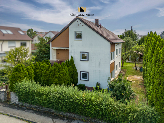 Seltene Gelegenheit - Charmantes Zweifamilienhaus mit großem Grundstück in ruhiger Lage.