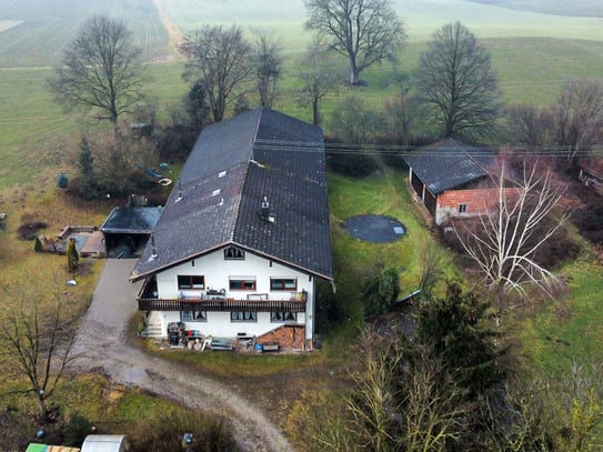 Ehemaliges landwirtschaftliches Anwesen in Alleinlage