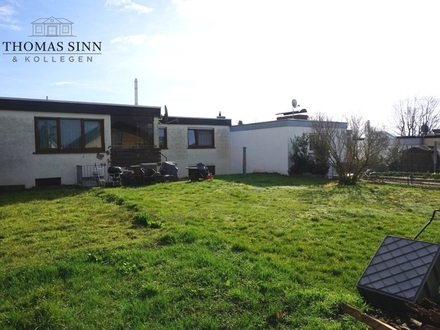 Bungalow mit Einliegerwohnung - sehr großer Garten / Garage / Stellplatz / ruhige Lage