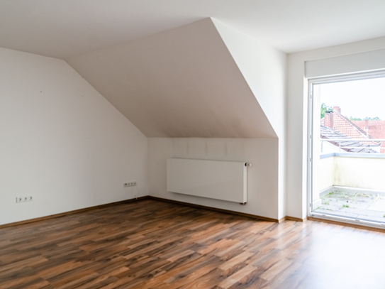 Bezugsfreie Dachgeschosswohnung mit Traumbalkon! Gemütliche Dachgeschosswohnung in Bielefeld - Senne