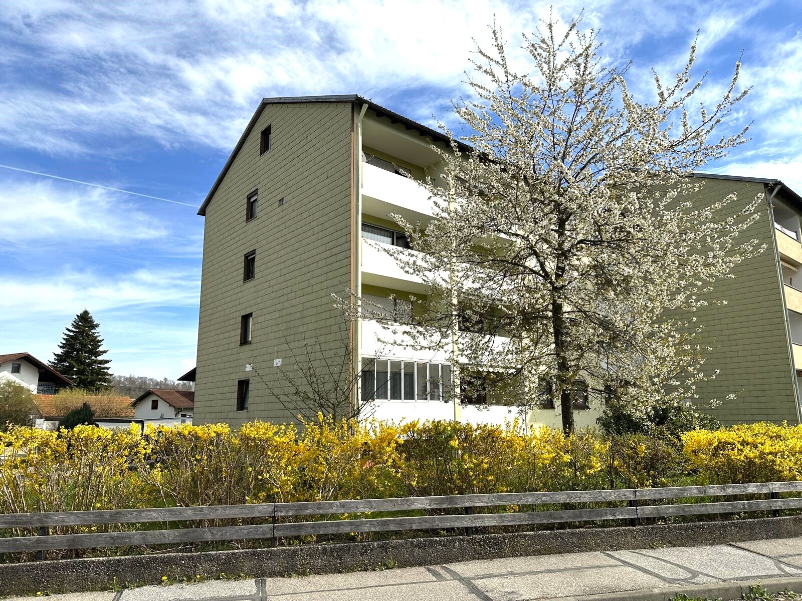 124900&nbsp;EUR