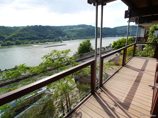 Tolle 3-ZKB-Wohnung mit Panorama-Rheinblick und Aufzug zu vermieten!