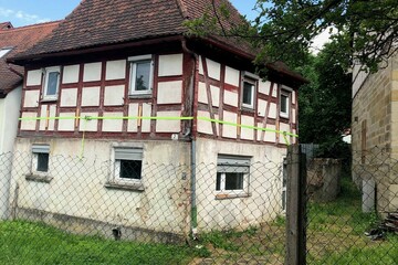 DENKMALSCHUTZ - STEUERN SPAREN, FÖRDERUNGEN ERHALTEN - historisches Wohnhaus in der Nähe von Ansbach mit sehr hohen Fördermitteln