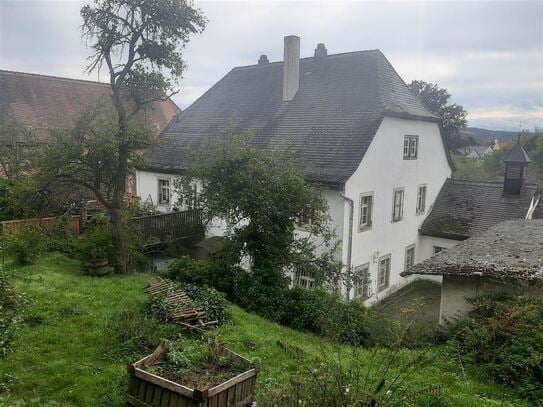 *Einzigartiges Juwel* Stilvolles Pfarrhaus mit traumhaftem Garten