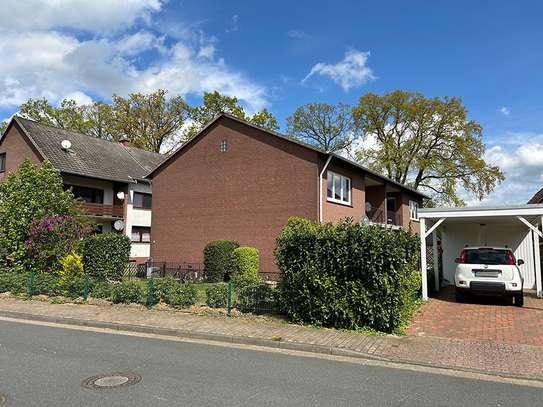 Investieren in Ganderkesee-Bookholzberg: 4-Familienhaus mit 300 qm Wohnfläche in guter Wohnlage.