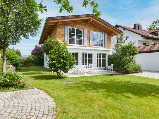 Luxuriöses Einfamilienhaus (BJ 2019) mit idyllischem Garten, Kamin und Garage - Neufarn bei München!