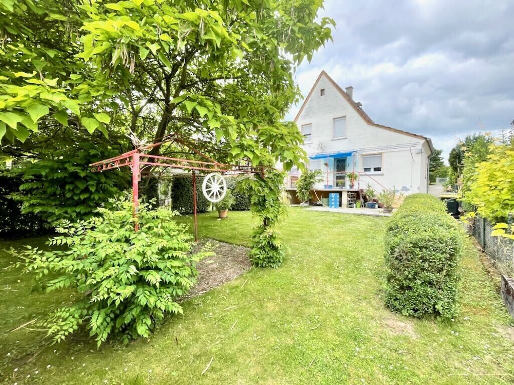 Sonniger und großer Garten - Großmutters Häuschen wartet auf die junge Familie – 55294 Bodenheim, 55294 Bodenheim – Vorschaubild 2