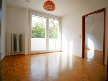 Helle 2 ZKD, Balkon, Zentrum Landau, Uninähe