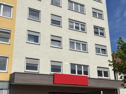 Wohn -und Geschäftshaus mit Lebensmitteldiscounter und Hotelkomplex