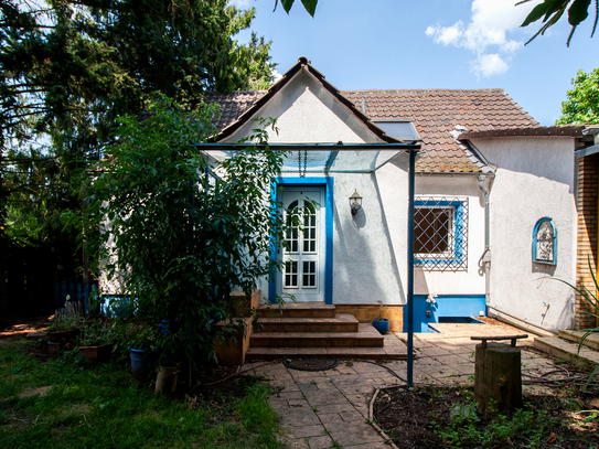 EFH mit einem gr. Garten, Garage, Carport u. Nebengebäude am Rande des Oberfeldes in Darmstadt