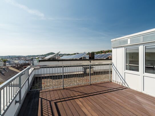 Penthouse - 2-Zimmerwohnung mit Dachterrasse, TV, Wlan, Küche, Dusche/WC, Waschmaschine, Trockner und Parkplatz