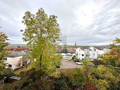 GEMÜTLICHES WOHNEN MIT BLICK IN DIE FERNE