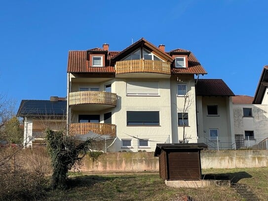 Helle 3-Zimmer-Dachgeschosswohnung mit herrlichem Talblick!