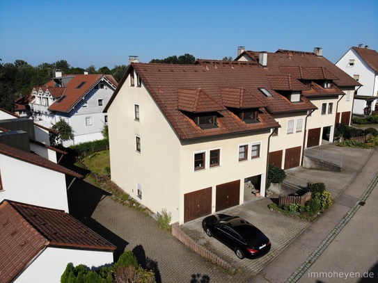 4- / 3- Zimmer-Maisonette-Wohnung mit großem Balkon und Garage