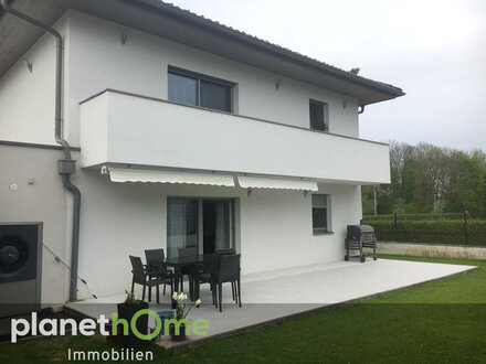 Neuwertiges Zweifamilienhaus in der Nähe von Ried im Innkreis