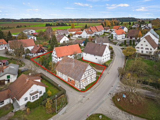 Für Bastler, Selbermacher oder Bauträger! Stark renovierungsbedürftiges Haus mit großer Scheune auf tollem Grundstück i…