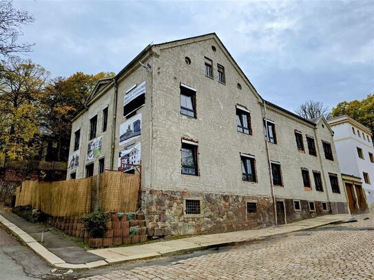 Großzügiges Mehrfamilienhaus mit viel Potenzial, verkehrsgünstige Lage in Werdau bei Zwickau