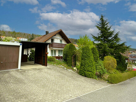 Geräumiges Wohnhaus mit viel Platz für Familie und Hobby in Rödentaler Bestlage