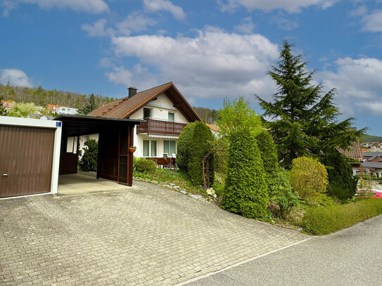 Geräumiges Wohnhaus mit viel Platz für Familie und Hobby in Rödentaler Bestlage