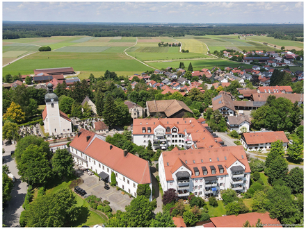 Leben im Schloss - herrliche 3-Zimmer-Wohnung am Golfclub Egmating