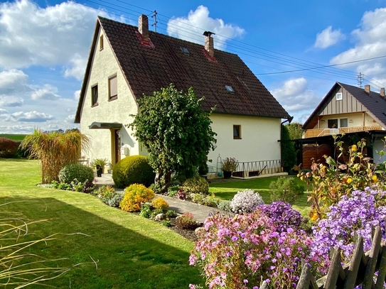 RESERVIERT! Genießen Sie die herrliche Lage: gepflegtes Wohlfühlhaus mit liebevoll angelegtem Garten