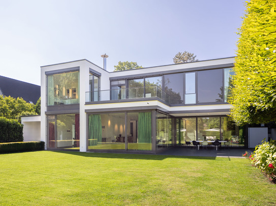 Wunderschöne Villa auf Traumgrundstück in Bergisch Gladbach - Refrath