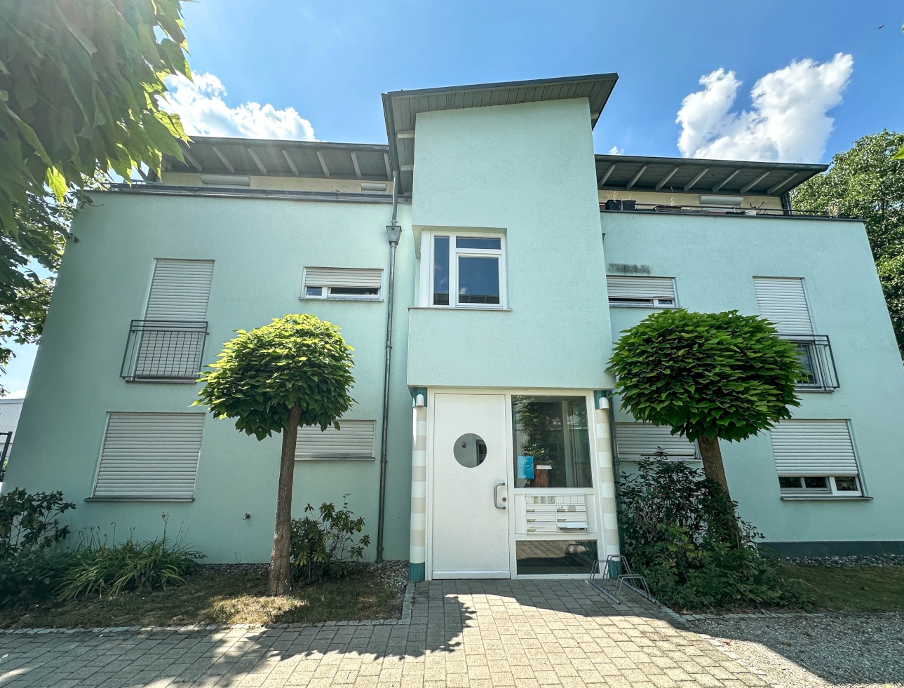 218000&nbsp;EUR