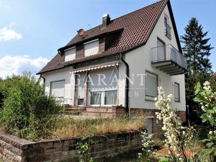 Freistehendes 3-Familienhaus mit Garten, Garage und zwei Stellplätzen