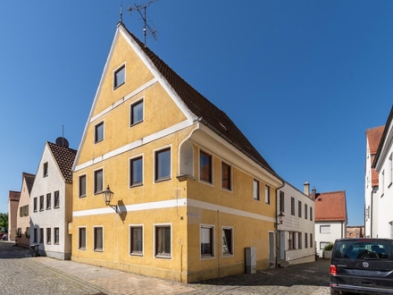 Wohn- u. Geschäftshaus mit Ausbau-Potential in der Friedberger Altstadt