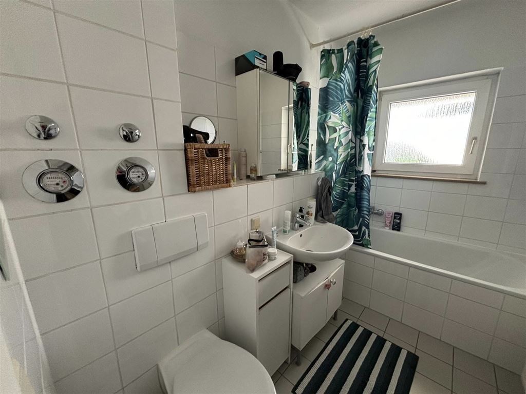 Charmante 2,5-Zimmer-Wohnung mit Balkon in begehrter Lage Wachmannstraße in Bremen-Schwachhausen - Foto 3