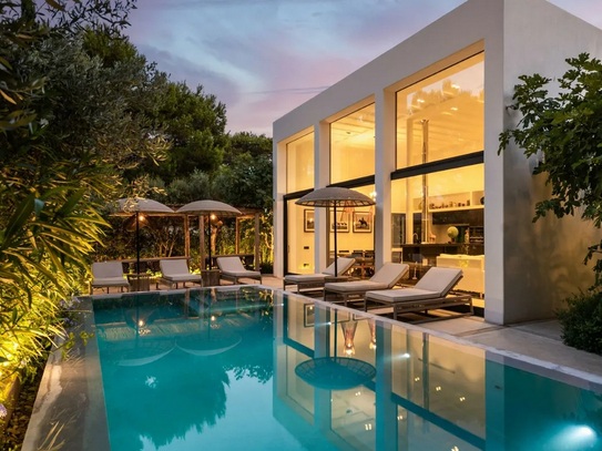 Prestigeträchtige und vornehme Villa mit Blick auf die Bucht in Ciutadella, Menorca
