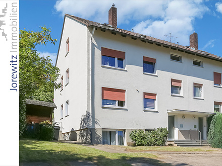 Sieker-Schweiz: Mehrfamilienhaus in Hanglage mit 3 Wohneinheiten und Blick auf Wald und Wiesen