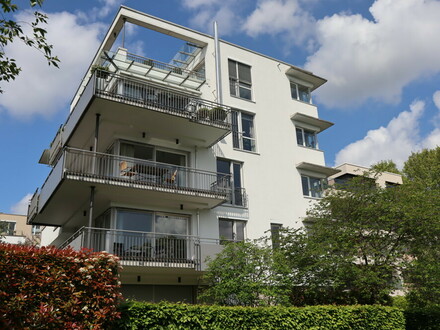 Wunderschöne 3,5-ZKB Wohnung in Top-Lage von Ludwigshafen-Süd! Erste Wasserlage zum Rhein