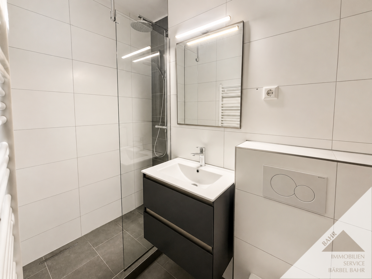 Kompakte 1-Zimmer-Wohnung mit moderner Einbauküche - Foto 2