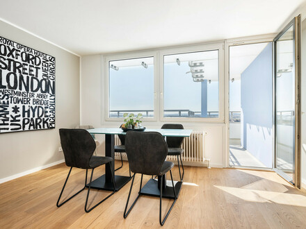 Frisch renovierte 4-ZKB-Wohnung mit großem West-Balkon!