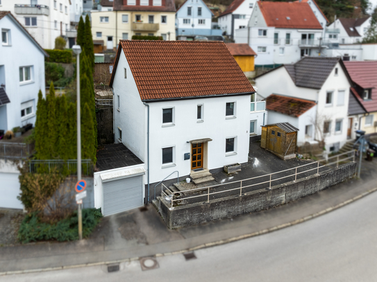 EINFAMILIENHAUS MIT CHARME UND SANIERUNGSBEDARF IN BLAUSTEIN/HERRLINGEN