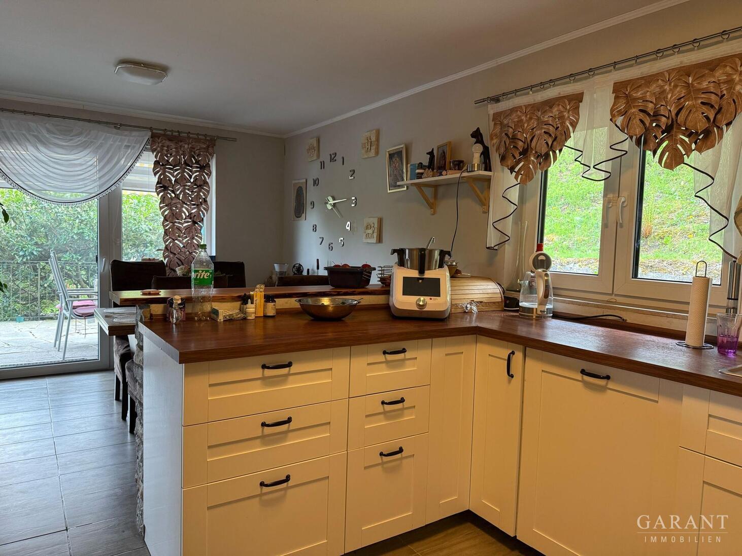 Naturnahes Mehrfamilienhaus mit drei Wohneinheiten und großem Garten in schöner Aussichtslage – 79837 St. Blasien, 79837 St. Blasien – Vorschaubild 3