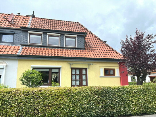 PURNHAGEN-IMMOBILIEN - Gepflegte Doppelhaushälfte mit Carport in ruhiger Lage von Bremen-Burgdamm