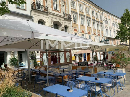 Stilvolles Restaurant mit herrlichem Gastgarten am Hauptplatz in Linz