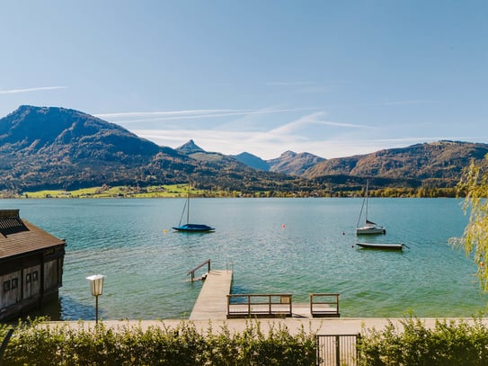 DEM SEE SO NAH! Gartenwohnung mit eigenem Pool und privatem Steg am Wolfgangsee