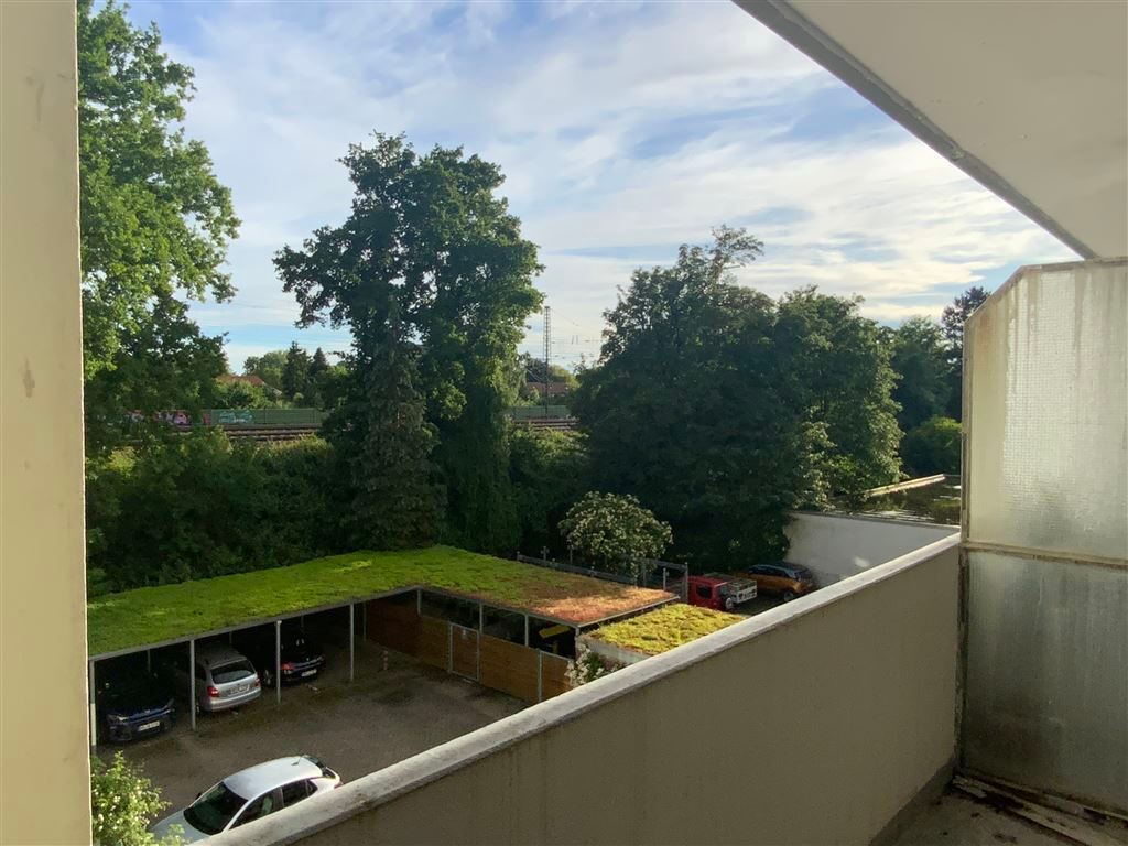 Helle 3-Zimmer-Wohnung mit 2 Balkonen, Einbauküche und großzügigem Essbereich in Schwachhausen - Foto 3