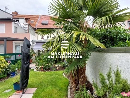 Attraktives Reihenhaus mit wunderschönem Garten in ruhiger Lage