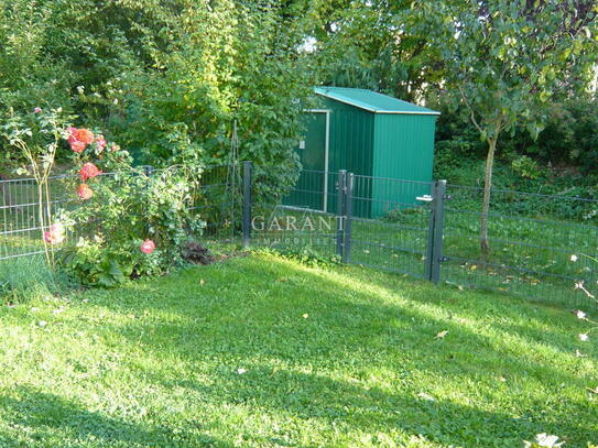 In ruhiger Lage und mit hübschem Garten!