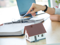 Aufgaben und Fallen: Immobilienverkauf ohne Makler
