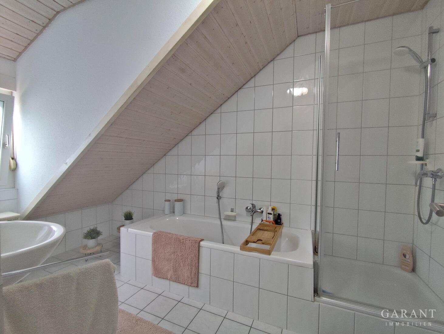 *** Dreifamilienhaus in bestem Zustand *** – 74867 Neunkirchen, 74867 Neunkirchen – Vorschaubild 6
