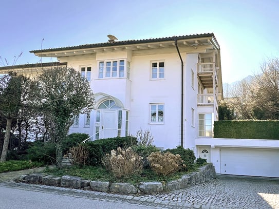 Eleganz & Stil! Wohlfühlen in bester Lage mit Alpenblick in Bayerisch Gmain