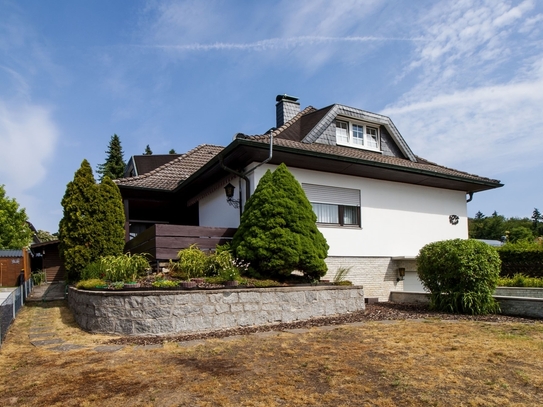 Schönes, großes und ruhig gelegenes 1-2 Familienhaus mit großem Grundstück in Mühltal-Traisa