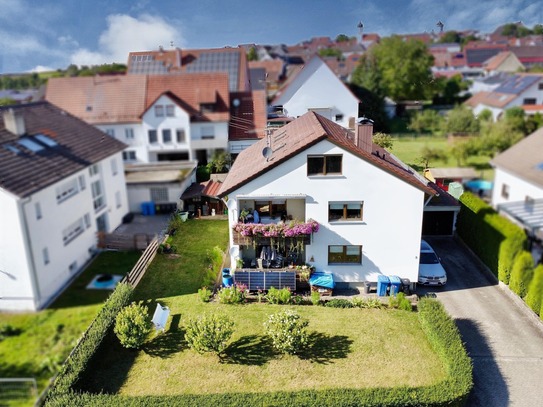 3-Familienhaus mit großem Grundstück und Doppelgarage in Langenau-Öllingen